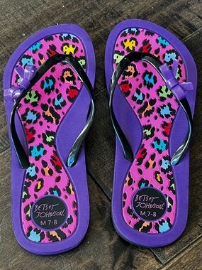 Betsey Johnson Purple & Pink Leopard Print Flip Flops Size M 7/8